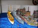 Auf der Modellbau-Messe in Sinsheim im Mrz 2006 war auch dieses Diorama eines Hafens mit Kriegsschiffen der deutschen Kaiserlichen Marine ausgestellt.