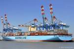 Das Containerschiff  Eleonora Maersk  am 2.06.2011 in Bremerhaven. L:398 m / B: 56m / Tg: 13,8m / 15.500 Container / 80.800 kw / 11,5 kn / Crew: 13 / Bj: 2006 / Flagge: Dnemark / IMO 9321500