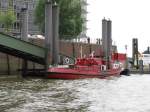 Bei einer  Hafenrundfahrt in Hamburg konnte ich das historische Feuerlschboot  FEUERWEHR IV  fotografieren, Hamburg 26.05.2011