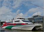 Katamaran  „Halunder Jet“, Bj 2003, L 52 m, B 12,3 m, Gesch. 36 Kn, kann bis zu 579 Passagiere aufnehmen, wegen zu starker Windben auf See musste es am 17.09.2013 in Hamburgerhafen liegen bleiben.  
