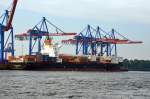Containerschiff  Jakarta Express aus Hongkong beim Lschen der Ladung in Hamburg IMO: 9301794 am 09.06.2014. Technische Daten: Baujahr: 2006, L: 260,05m, B: 32,35m, T: 12,73m, Teu: 4253, Kn: 24,5.