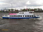 SEEBAD JULIUSRUH (ENI 05113790) am 23.4.2017, Hamburg, Elbe, Höhe Othmarschen  /
weitere Namen: SCHULAU, 1992-2000 – SEEBAD JULIUSRUH, 2000-2017, Reederei Kipp, Breege, Rügen -  KLEINE FREIHEIT (folgt 2017), FRS Helgoline /
Binnenfahrgastschiff / Lüa 29,6 m. B 6,3 m, Tg 1,8 m / 1 Diesel, 325 kW (442 PS) / 240 Fahrgäste / gebaut 1992 bei Menzer, HH-Bergedorf /  2017: Einsatz täglich mehrmals Landungsbrücken – Blankenese / 
