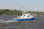 WS 1 BÜRGERMEISTER BRAUER (IMO 9015959) Hamburg, Elbe Höhe Bubendeyufer /
Küstenstreifenboot der WSP Hamburg / BRZ 140 / Lüa 29,5 m, B 6,4 m, Tg 2,0 m / 3 Diesel, MWM, ges. 1962 kW, 2668 PS, 23 kn, 2004 Austausch der Außenmotore, KHD, ges. 1974 kW, 2685 PS, 23 kn, 1 Bugstrahlruder, 50 kW / 1 offenes Tochterboot in Heckwanne, 2009 ersetzt durch geschlossene Alu-Boote  / gebaut 1992 bei Fassmer, Berne, Typ FPB 29 / 
