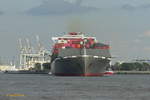 HELSINKI BRIDGE (IMO 9588081) am 14.8.2019, Hamburg auslaufend, kommt hier aus dem Köhlbrand in die Elbe /

Containerschiff / BRZ 96.801 / Lüa 334,55 m, B 45,6 m, Tg 14,5 m / 1 Diesel, MAN-B & W 9K98MC  51.480 kW (70.000 PS), 24,5 kn / 8.930 TEU, 800 Reeferplätze / gebaut: 2012 in Japan / Eigner: K-Line, Tokio / Flagge + Heimathafen: Panama / 