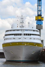MV HAMBURG (IMO: 9138329, MMSI: 309908000) am 26.05.2020 im Hafen von Hamburg. Baujahr 1997, Länge 144 Meter