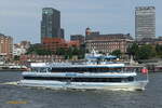 LA PALOMA (ENI 04811010) am 16.7.2021, Hamburg, Elbe Höhe Landungsbrücken /  Ex-Name: ANJA /  Fahrgastschiff / Lüa 45,0 m, B 10,8 m, Tg 1,3 m / max.