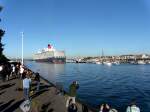 Lbeck-Travemnde, die Queen Elizabeth zu Besuch im Hafen des Ostseebad Travemnde.Aufgenommen 4. 6. 2011