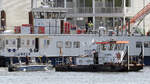 Schubboot LUBA (ENI 05114130) und das Boot ROBBE von der Lübecker Port Authority (LPA) am 31.5.2021 im Hafen von Lübeck-Travemünde