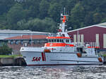 Mitte August 2023 war der Seenotrettungskreuzer HARRO KOEBKE im Hafen von Sassnitz anzutreffen.