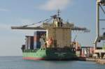 Containerschiff Nordic Luebeck im Hafen von Arrecife am 13.12.13 beim lschen der Ladung beobachtet. Heimathafen Limassol.