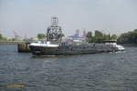 ZARIA (ENI 02334940) + (IMO 9667940) am 30.4.2019, Hamburg leer auslaufend, vor der Ölverladebrücke im Köhlfleethafen / 
TMS / Tonnage: 2236 t / Lüa 86 m, B 11,45 m, Tg 3,65 m / 1 Diesel, Cummins QSK 38, 1250 kW (1700 PS) /gebaut 2012 / Heimathafen: Rotterdam, NL /
