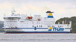 HUCKLEBERRY FINN (IMO:8618358) am 28.8.2018 in Lübeck-Travemünde. Gerade eingelaufen,  macht das Fährschiff der TT-Line gleich am zugewiesenen Anleger am Skandinavienkai fest.