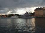 Stockholm-MS  Skat  und Waxholmsbolaget Schiffe in Nybrokajen