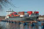 Das Containerschiff Alana (IMO: 9297589), Heimathafen London, hier bei der Ausfahrt aus der NOK-Schleuse von Kiel-Holtenau. Gesehen am 09.04.2011.
