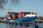 Anne Sibum, ein Containerschiff, verlsst am 09.04.2011 gerade die Schleuse Kiel-Holtenau IMO: 9396696.