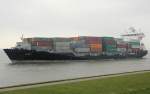 Das in China 2009 gebaute Containerschiff Carat  (IMO: 9429209) mit einer Lnge von 141m, einer Breite von 23m und einem Tiefgang von 7,90m aus Hamburg kommend, hier zur Einfahrt in die NOK-Schleuse