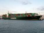 Das  Seeschiff  EVER  SMILE    in  Rotterdam /  Maasvlakte ,  bereit  Container  zu  lschen .