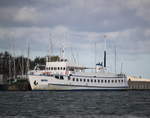 Die MS Baltica der Reederei BSTW Baltic Schiffahrt und Touristik mit Heimathafen Lübeck lang am Vormittag des 08.10.2017 in Warnemünde 