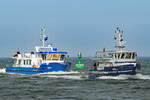 MIRA und FAREWELL II am 22.4.2018 in der Ostsee vor Lübeck-Travemünde. Beide Motorschiffe werden hauptsächlich für Seebestattungen eingesetzt