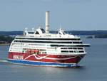 die VIKING GRACE in den Schären nahe Stockholm aufgenommen an Bord der Mein Schiff 2  am 17.August 2020. Unterwegs nach Turku/Finnland.
IMO Nr.:9606900