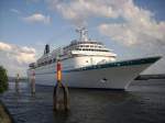 Die Albatros Flagge:Bahamas Heimathafen:Nassau Lnge:205Meter Tonnage:28.078BRZ Geschwindigkeit:18Knoten Besatzung:340 Passagiere:830 Kabinenanzahl:442 Bauwerft:Wartsila Shipyard,Turku,Finnland