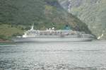 Das Kreuzfahrtschiff MS Albatros besuchte am 25.06.2011 den Geirangerfjord. Lnge: 205 m. Breite: 25 m. Knoten 15 bis 18, Baujahr: 1973 als Royal Viking Sea, Royal Odyssey, Norwegian Star ,Crown  und  ab 2004 zur Albatros.