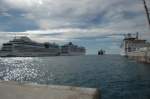 Im Hafen von Arrecife getroffen. MSC Fantasia, AIDA Luna und Escape von Islandcruises. Ebenfalls das Auslaufen der Fhre nach Teneriffa am 17.12.2009.