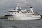 Die MS Berlin der Firma FTI Cruises beim Auslaufen in Warnemnde am 09.07.2016
