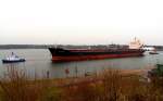 MS ID RED SEA IMO 9052604, hat am Lbecker Vorwerker Hafen 30.000t Getreide gebunkert und luft mit Hilfe von 2 Bugsierschleppern Richtung Ostsee...