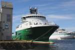 Im Hafen Bergen liegt das Versorgungsschiff fr lplattformen  die  Havila Jupiter  am 10.06.2012 gut vertut am Kai.