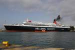 Die RoRo Passagier Fähre Nissos Rodos von Hellenic Seaways lag am 4.3.2020 im Hafen von Piräus.