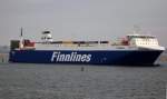 Frachtfähre Finnmill am 01.02.14 auf dem Weg zum Anleger in Rostock.