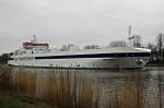 Das Frachtschiff Ortviken (IMO: 9087374), Heimat Helsingborg, auf dem Weg nach Tilburg wurde am 07.04.2011 bei Hochdonn am NOK gesehen. Lnge: 170 m, Breite 24 m, Tiefgang 6,80 m, Baujahr 1996.