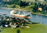 Frachter  Crimmitschau  (Typ Neptun 421) auf dem Nord-Ostsee-Kanal Richtung Kiel - Nhe Rendsburg - Mitte der 80iger Jahre.