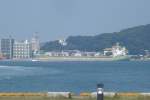 Frachter durchfhrt die Kanmon-Meerenge, Moji September 2013