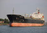 Der Öl-Tanker CHEMWAY LARA beim Auslaufen am 14.08.2020 in Warnemünde.