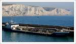Chemie-Tanker  Coralwater  (Papendrecht/Niederlande) IMO 9004164, Baujahr 1998, Lnge 97,44 m, Breite 10,90 m. Ex-Name:  Jeanine Theresa. Das Foto entstand im Hafen von Dover.
