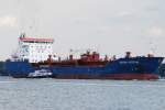 Der Tanker Marida Paterna IMO-Nummer:9365477 Flagge:Malta Lnge:144.0m Breite:23.0m Baujahr:2006 Bauwerft:Jiangnan Shipyard, Shanghai China passiert am 08.08.09 Hamburg Teufelsbrck.