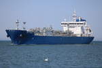 Der LPG Tanker Yara Nauma auf dem Seeweg von Ostermoor nach Rostock beim Einlaufen am 18.05.2024 in Warnemünde.