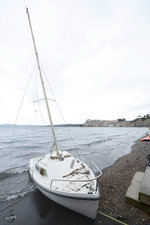 Ein Segelboot am Lago di Bracciano (Anguillara Sabazia, März 2011)