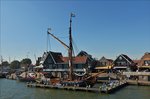 . Bei der Bootsfahrt von Volendam zur Insel Marken habe ich im Hafen von Volendam die Statenjacht  De Utrecht  aufgenommen.  27.09.2016  (Jeanny)