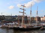 Die Gulden Leeuw am 12.05.2013 auf der Elbe vor Hamburg.