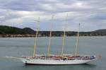 Der Star Clipper, der SAM Reederei (Monaco), beim Einlaufen in den Hafen von Katakolon. IMO: 9359791. 1. Oktober 2013. Die Star Clipper wurde 1991 in Dienst gestellt, ist 115 Meter Lang und ist für 170 Passagiere zugelassen.