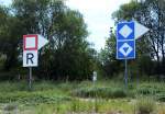 Seezeichen Binnenschifffahrt am Rhein bei Wesseling (Schifffahrtsbeschränkung - Reede und Liegestelle Fahrzeuge die das blaue Licht (Kegel) führen müssen).