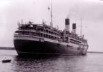 Wer kennt dieses Schiff. Vermutlich 1929 vor Barcelona.