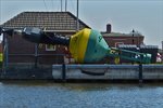 .  Bei einer Hafenrundfahrt habe ich diese Gelbe Tonne im Hafengebiet von Emden gesehen, welchem Zweck dient diese Tonne? Danke im Voraus für die Antwort. 06.05.2016