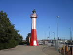 Aufgestellt und ohne Funktion steht dieser Leuchtturm im Hafen Ystad.Aufgenomen am 18.September 2020.