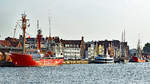 BÜRGERMEISTER O'SWALD (II) - bekannt als Feuerschiff ELBE 1 - am 14.08.2020 im Hansehafen Lübeck. Ganz rechts im Bild: das Feuerschiff FEHMARNBELT.