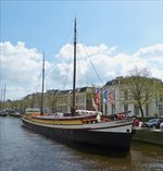 . Restaurantschiff  t'Pannenkoekschip  liegt imMuseumshafen von Leeuwarden, am 04.05.2016