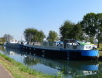 Boofzheim/Elsa, ehemalige Frachtschiffe liegen als Hausboote im Rhein-Rhone-Kanal, Sept.2016